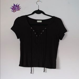 ✨Full Tilt Lace-up Crop Top 🖤